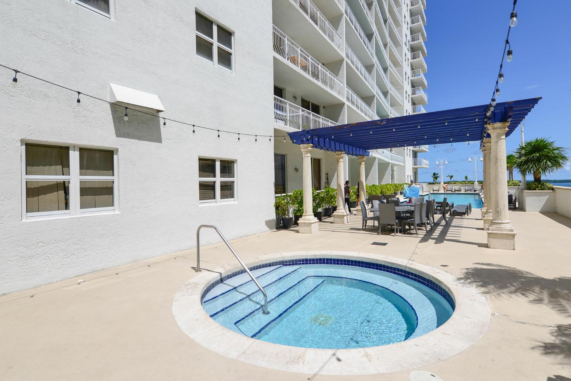 Amazing 3 Bedroom Condo At Brickell With Pool Miami Exterior foto